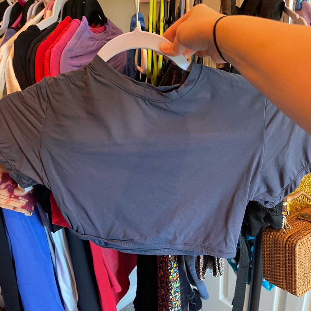 SKIMS FITS EVERYBODY CROP SIZE SMALL